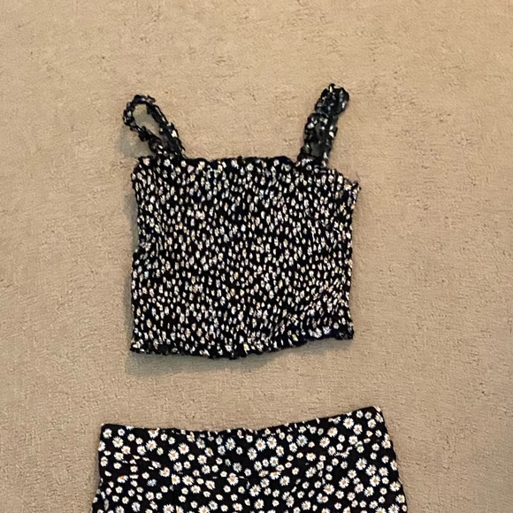 Floral Medium Two Piece Tank and Pants Set - Picture 4 of 4